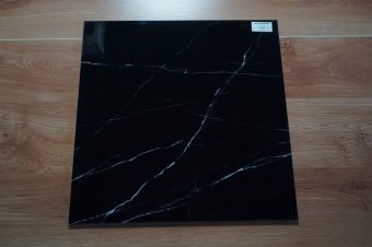 Gres Mavros 60×60 cm